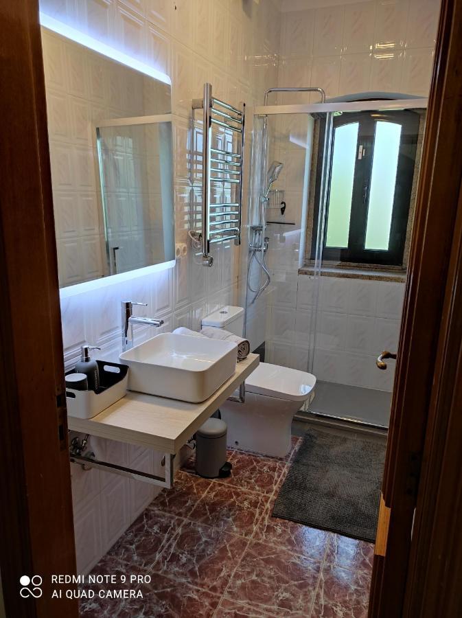 Casa Alem Rio - Quartos Para 6 Hospedes Em Санту-Тірсу Екстер'єр фото