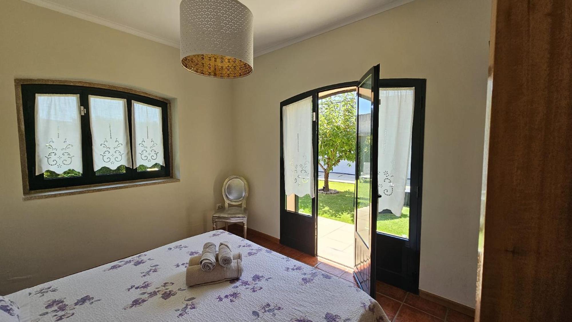 Casa Alem Rio - Quartos Para 6 Hospedes Em Санту-Тірсу Екстер'єр фото