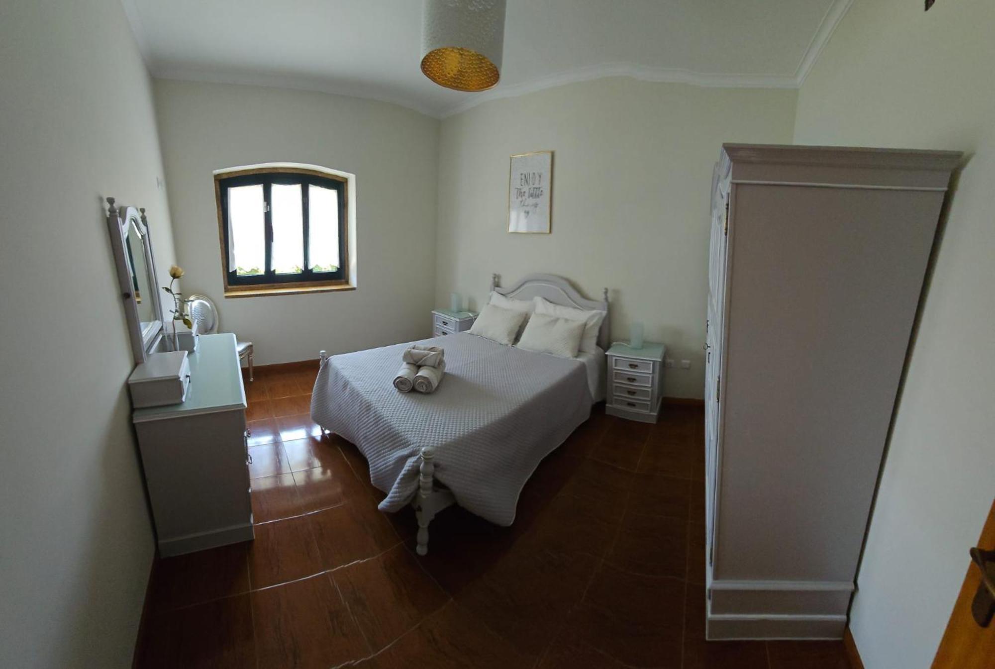 Casa Alem Rio - Quartos Para 6 Hospedes Em Санту-Тірсу Екстер'єр фото
