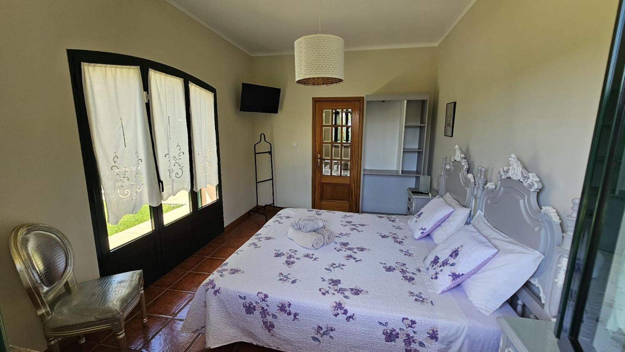 Casa Alem Rio - Quartos Para 6 Hospedes Em Санту-Тірсу Екстер'єр фото